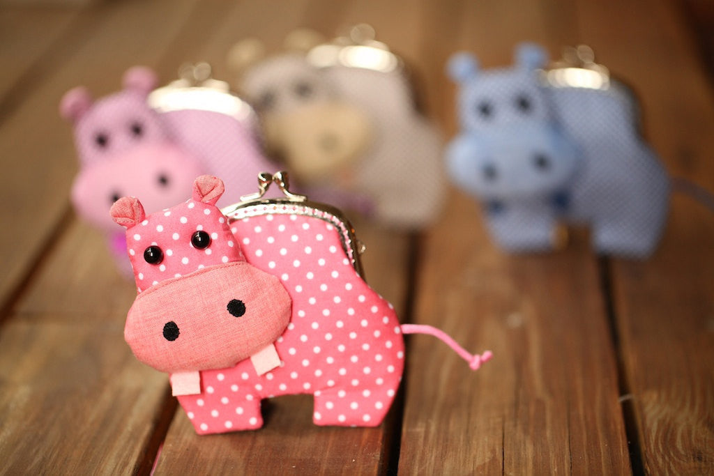 Little romantic pink hippo clutch purse