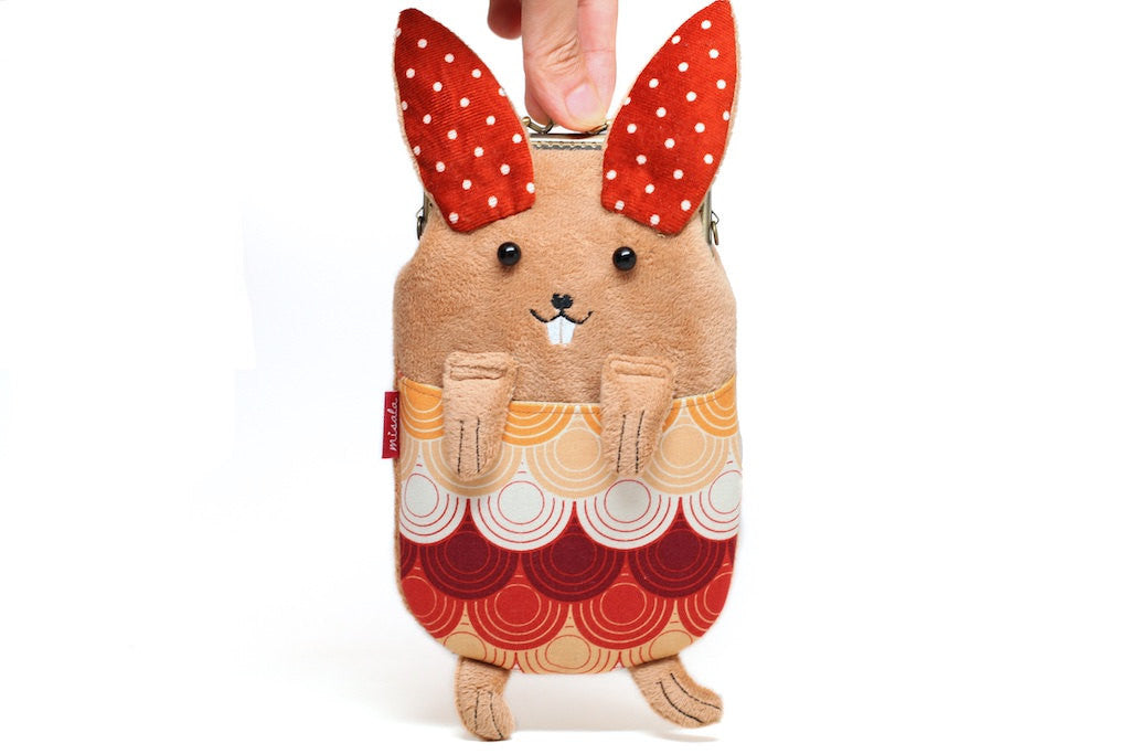 Dancing bunny smartphone kisslock sleeve